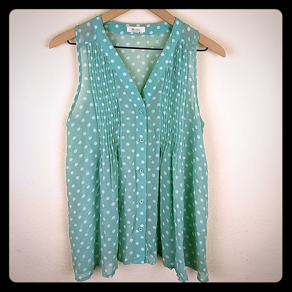 Everly sheer light green sleeveless top sz small